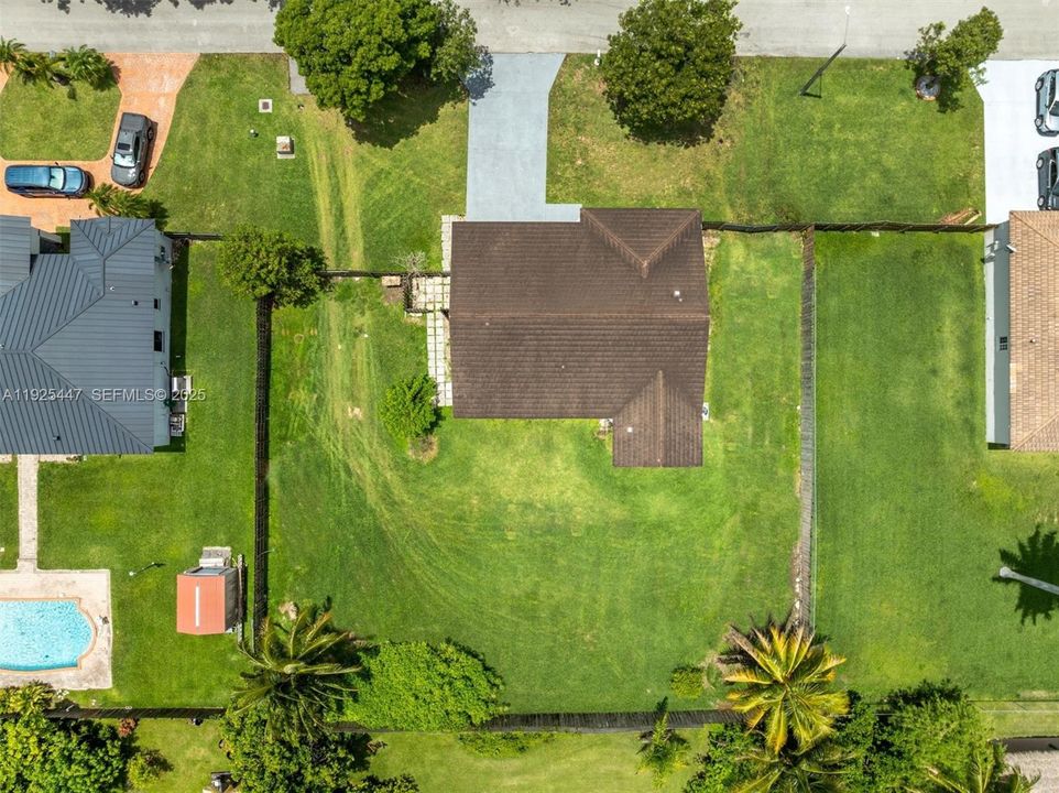 На продажу: $684,900 (4 спален, 2 ванн, 1633 Квадратных фут)