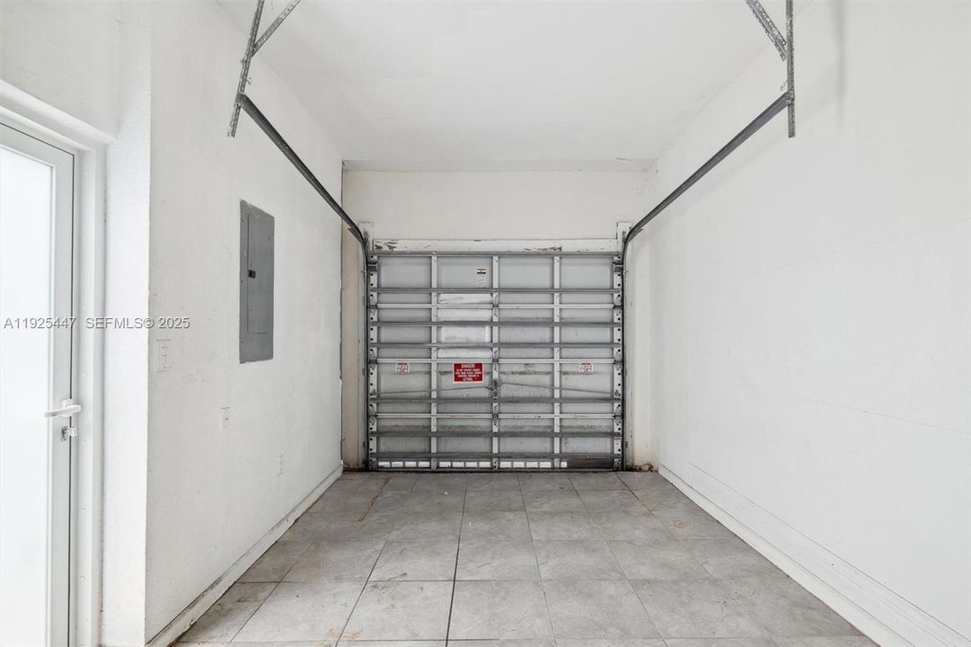 На продажу: $684,900 (4 спален, 2 ванн, 1633 Квадратных фут)