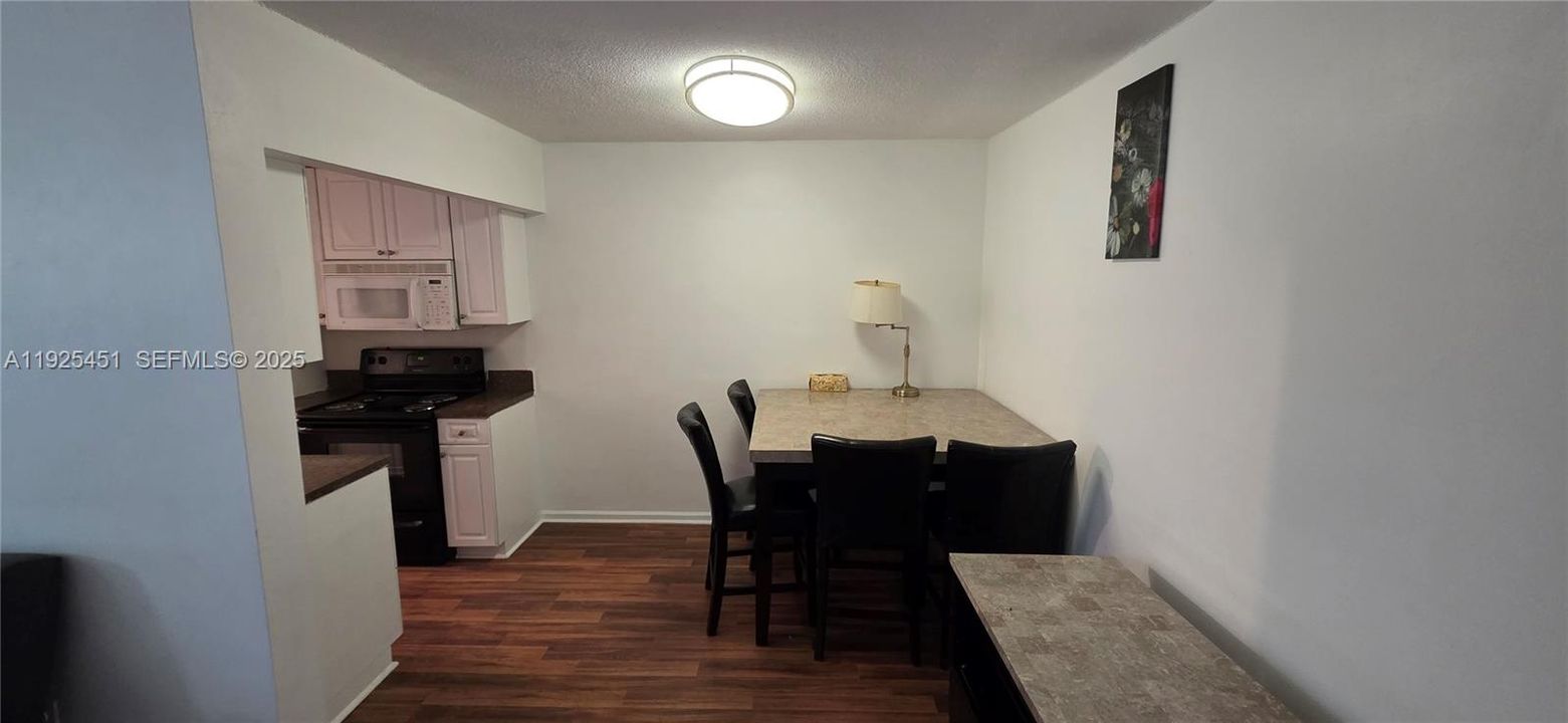 For Rent: $1,500 (1 beds, 1 baths, 658 Square Feet)