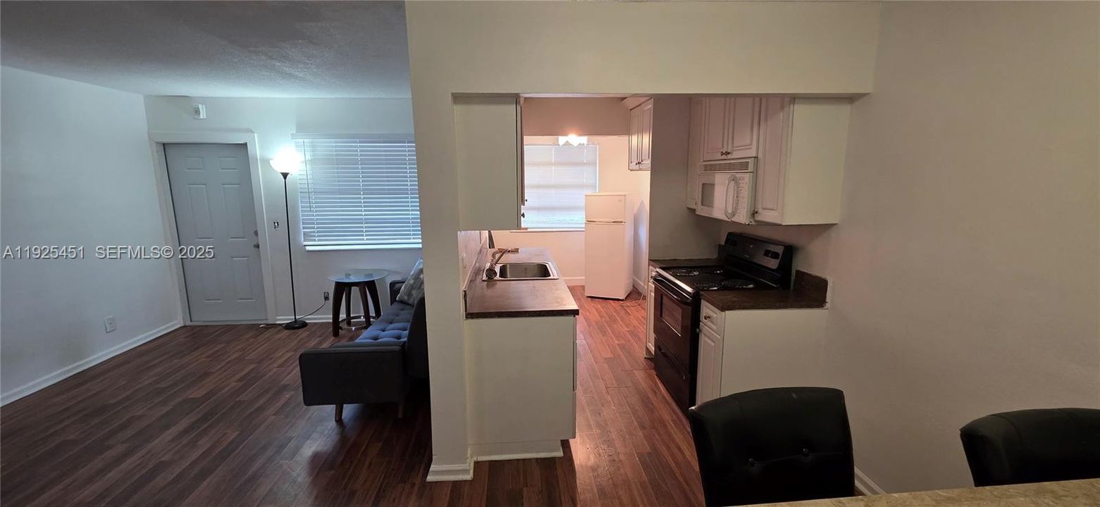 For Rent: $1,500 (1 beds, 1 baths, 658 Square Feet)