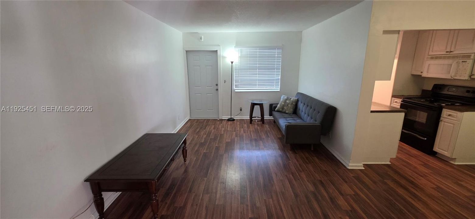 For Rent: $1,500 (1 beds, 1 baths, 658 Square Feet)