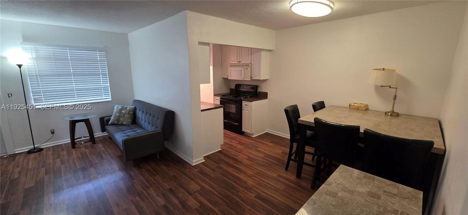 For Rent: $1,500 (1 beds, 1 baths, 658 Square Feet)