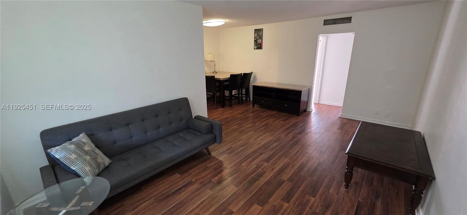 For Rent: $1,500 (1 beds, 1 baths, 658 Square Feet)