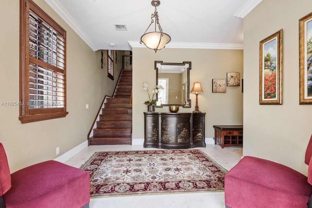 待售: $950,000 (4 贝兹, 2 浴室, 2340 平方英尺)