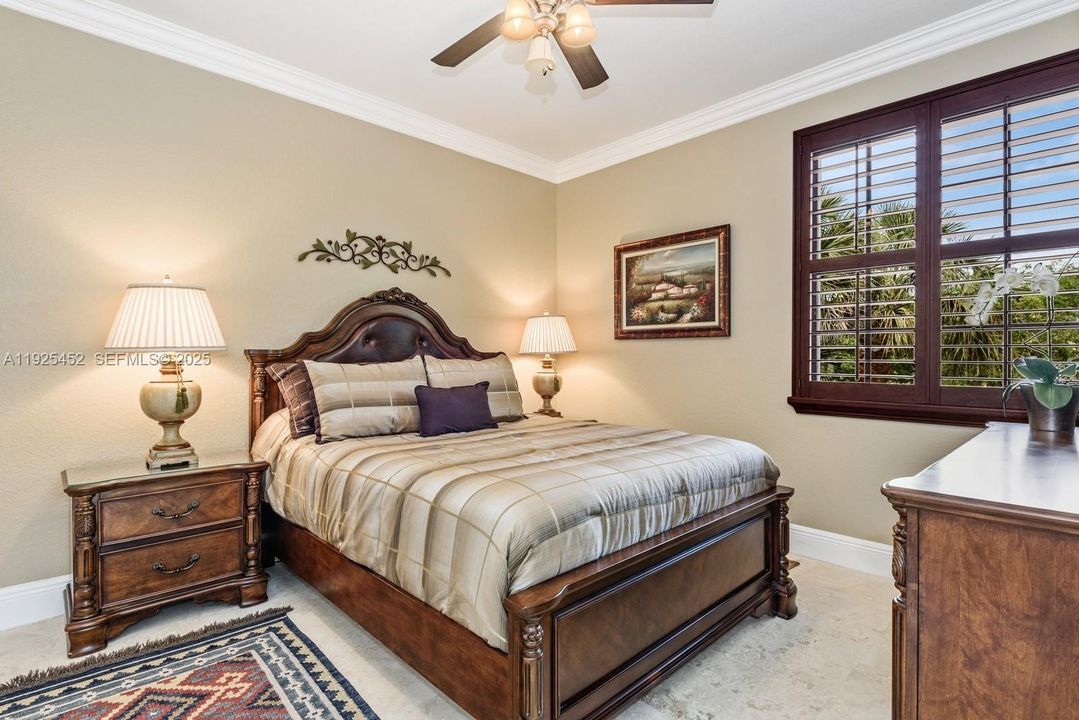 待售: $950,000 (4 贝兹, 2 浴室, 2340 平方英尺)