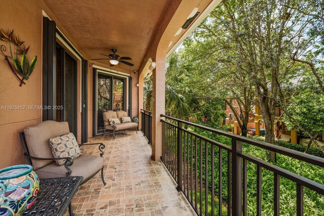 待售: $950,000 (4 贝兹, 2 浴室, 2340 平方英尺)