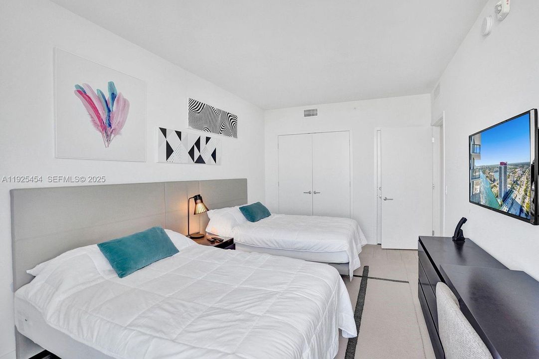 For Rent: $13,500 (3 beds, 2 baths, 1361 Square Feet)