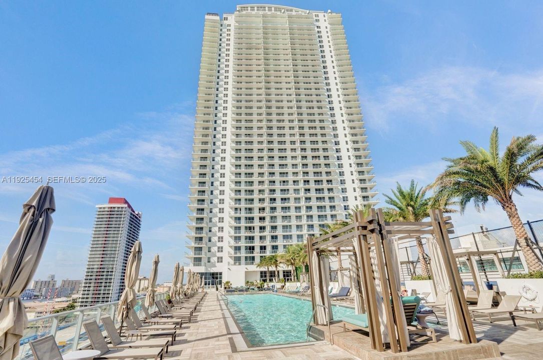 For Rent: $13,500 (3 beds, 2 baths, 1361 Square Feet)