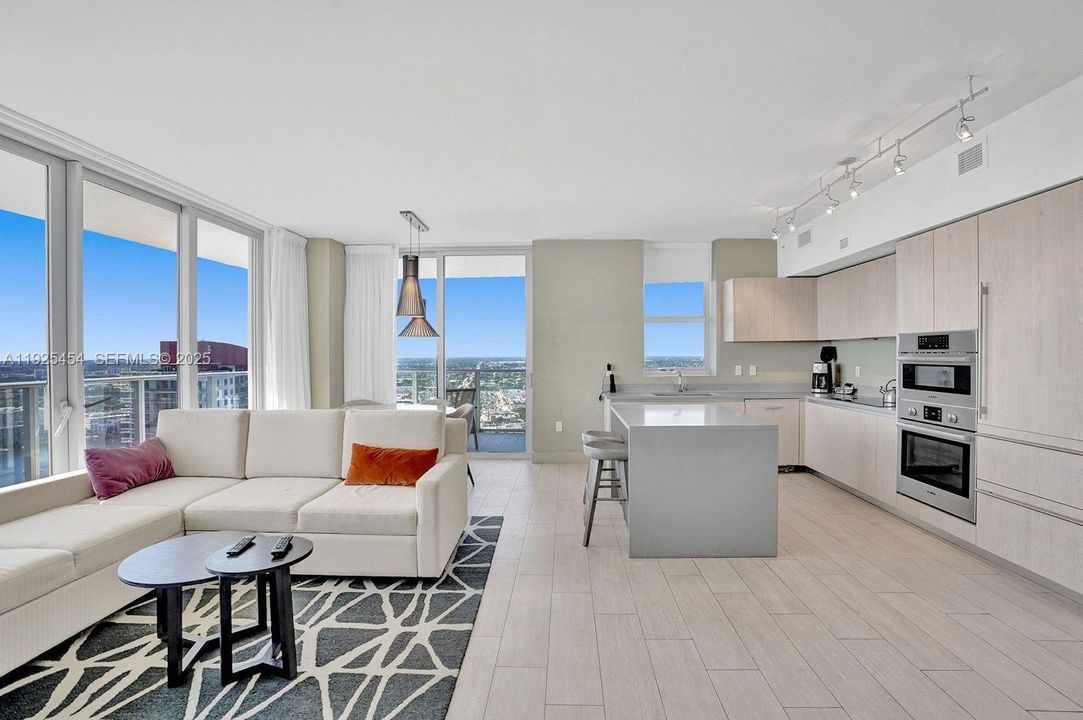 For Rent: $13,500 (3 beds, 2 baths, 1361 Square Feet)