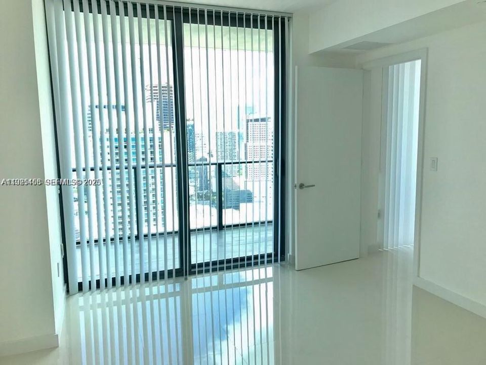 В аренду: $4,000 (2 спален, 2 ванн, 868 Квадратных фут)