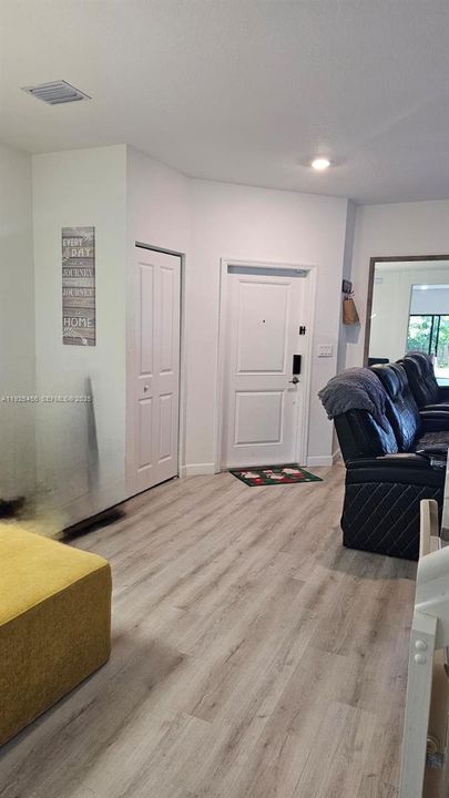 For Rent: $2,900 (3 beds, 2 baths, 1612 Square Feet)