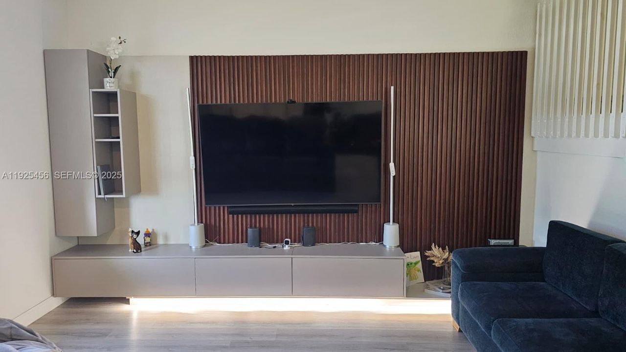 For Rent: $2,900 (3 beds, 2 baths, 1612 Square Feet)