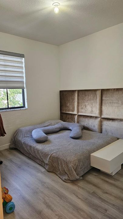 For Rent: $2,900 (3 beds, 2 baths, 1612 Square Feet)