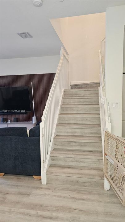 For Rent: $2,900 (3 beds, 2 baths, 1612 Square Feet)