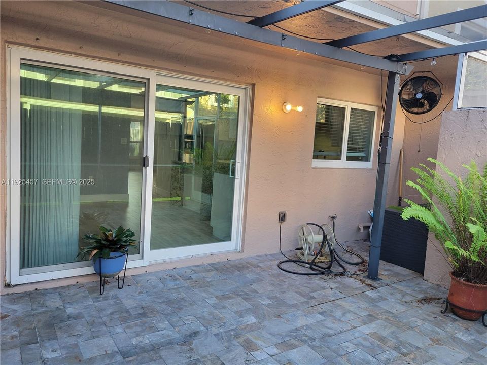 For Rent: $3,475 (3 beds, 3 baths, 1802 Square Feet)