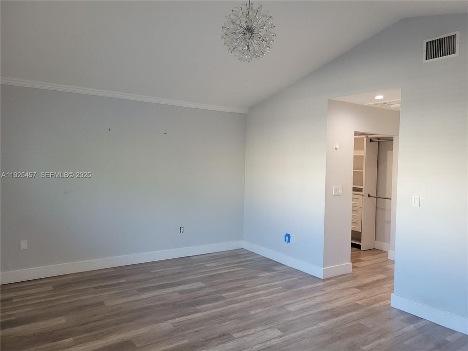 For Rent: $3,475 (3 beds, 3 baths, 1802 Square Feet)