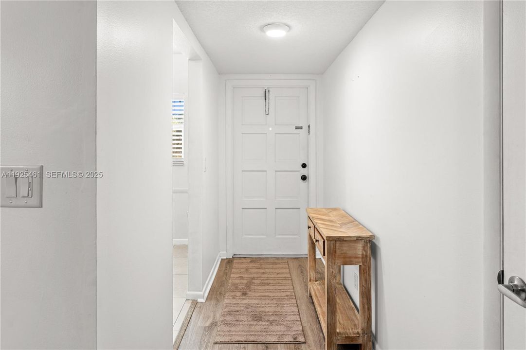 For Sale: $139,800 (2 beds, 2 baths, 1242 Square Feet)