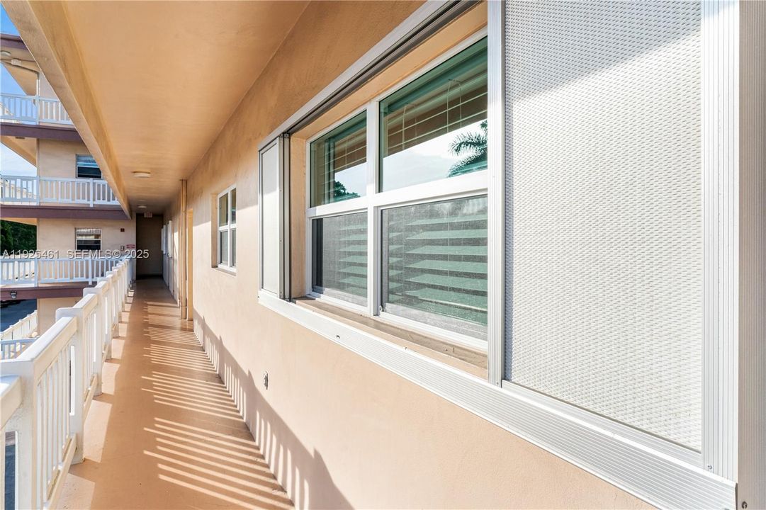 For Sale: $139,800 (2 beds, 2 baths, 1242 Square Feet)