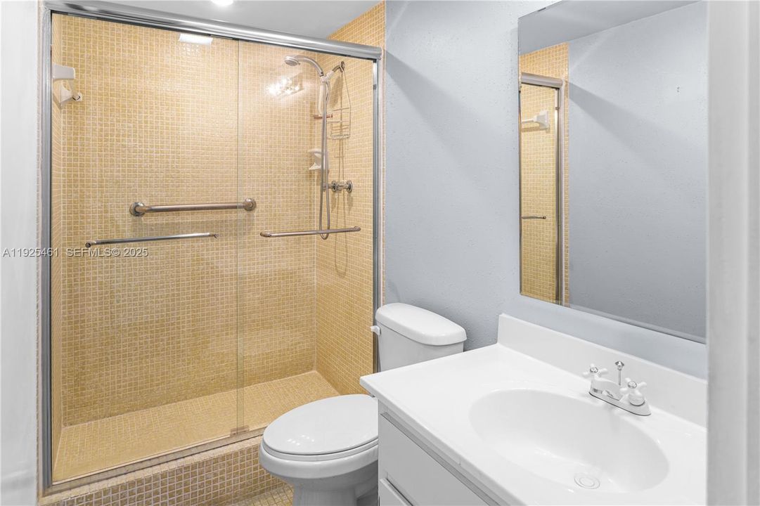 For Sale: $139,800 (2 beds, 2 baths, 1242 Square Feet)