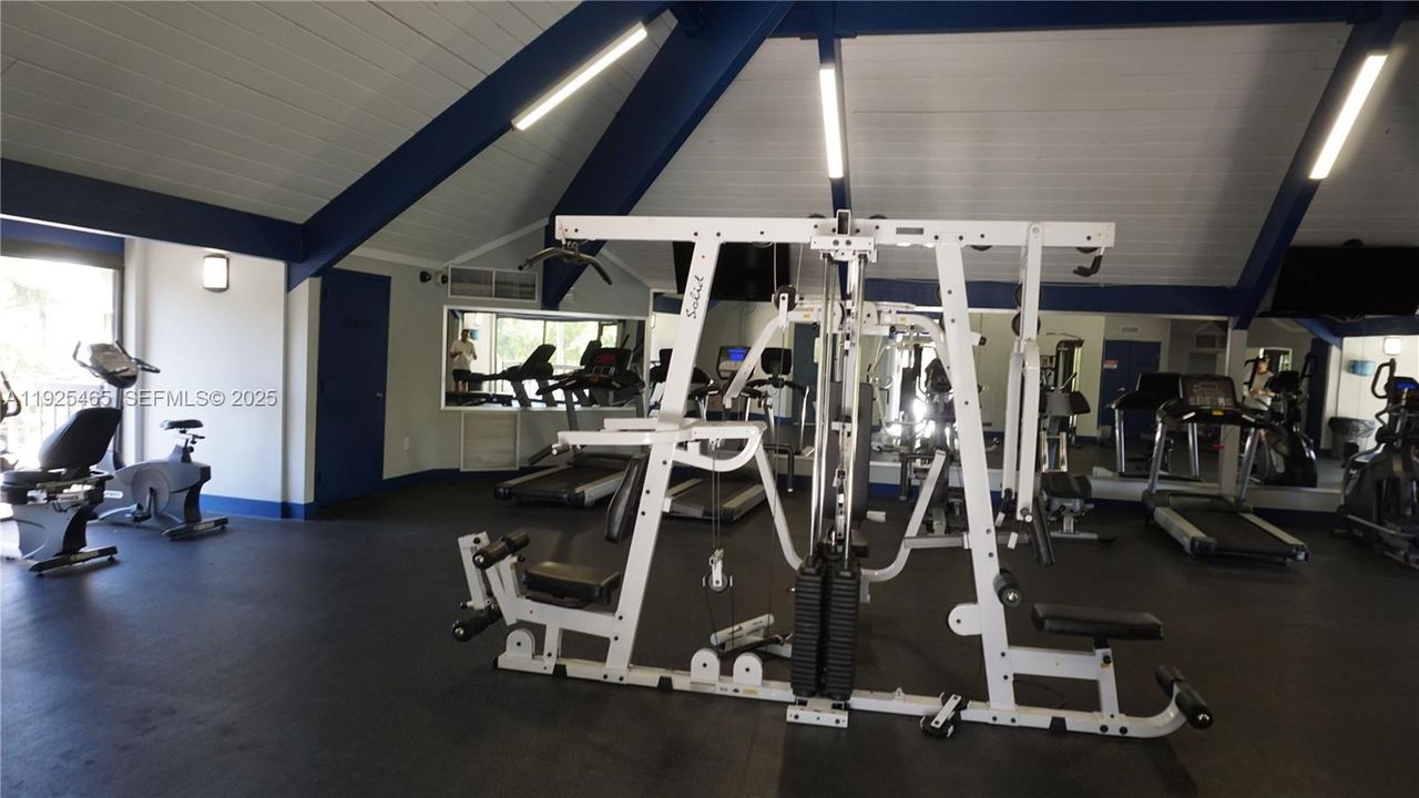 For Rent: $2,300 (2 beds, 2 baths, 1260 Square Feet)