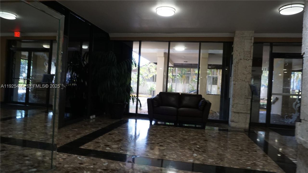 For Rent: $2,300 (2 beds, 2 baths, 1260 Square Feet)