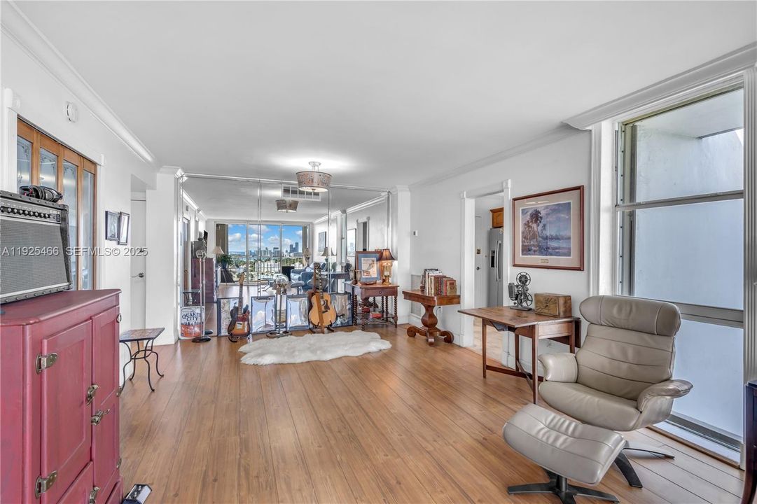 На продажу: $299,000 (1 спален, 1 ванн, 1057 Квадратных фут)