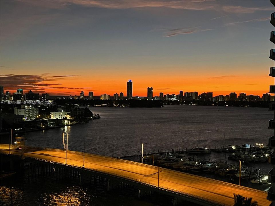 На продажу: $299,000 (1 спален, 1 ванн, 1057 Квадратных фут)