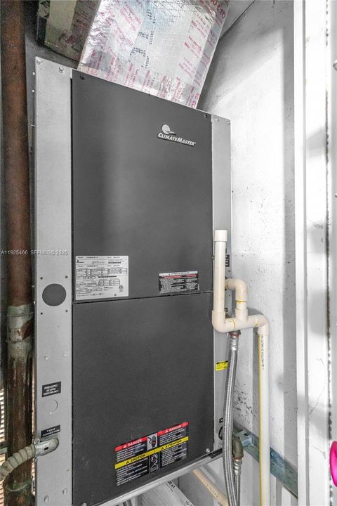 На продажу: $299,000 (1 спален, 1 ванн, 1057 Квадратных фут)