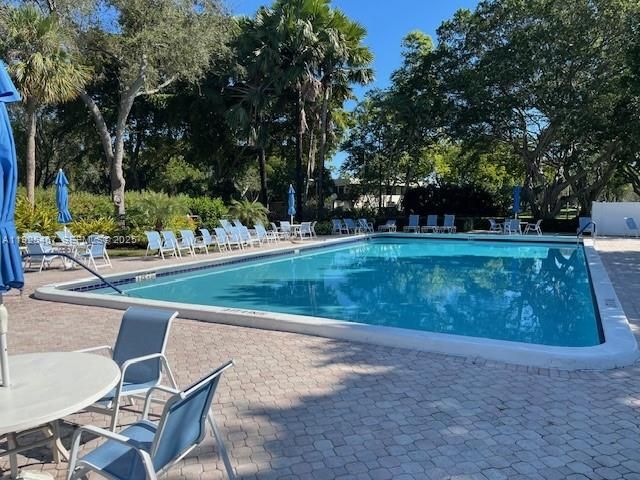 For Rent: $1,650 (1 beds, 1 baths, 1071 Square Feet)