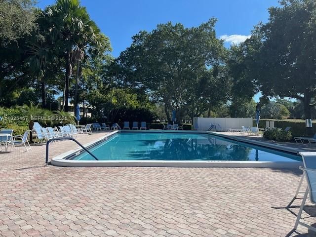 For Rent: $1,650 (1 beds, 1 baths, 1071 Square Feet)