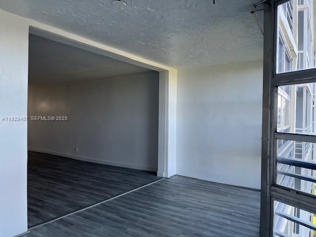 For Rent: $1,650 (1 beds, 1 baths, 1071 Square Feet)