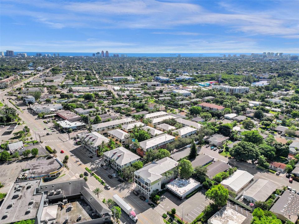 For Rent: $4,900 (3 beds, 3 baths, 2552 Square Feet)