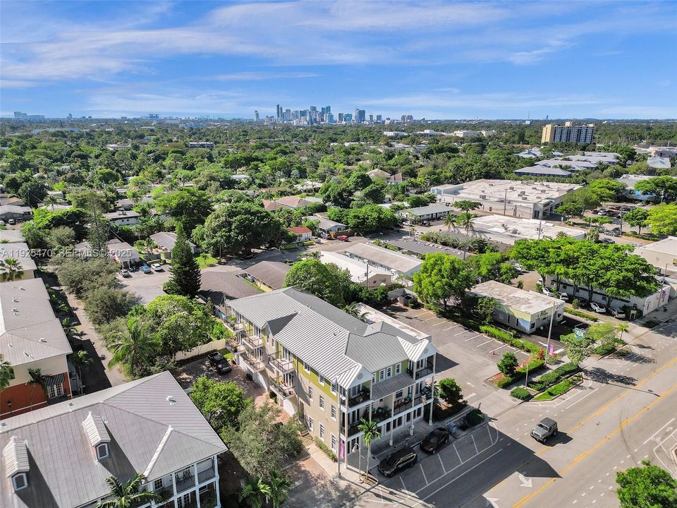 For Rent: $4,900 (3 beds, 3 baths, 2552 Square Feet)