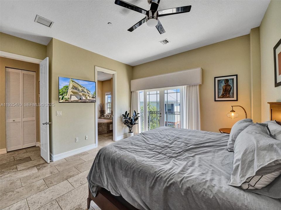 For Rent: $4,900 (3 beds, 3 baths, 2552 Square Feet)