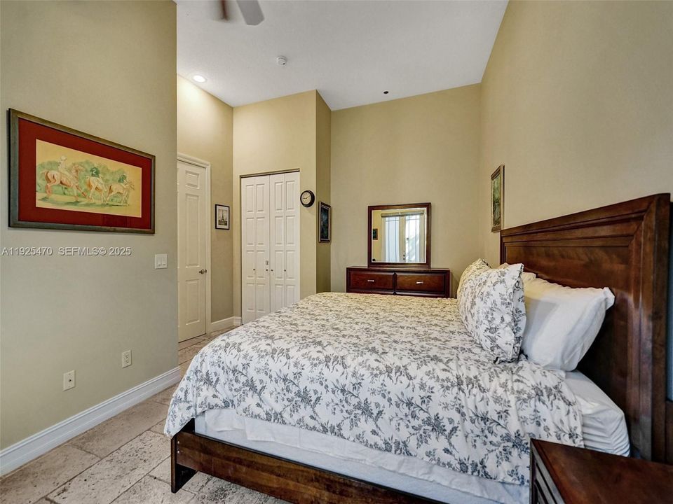 For Rent: $4,900 (3 beds, 3 baths, 2552 Square Feet)