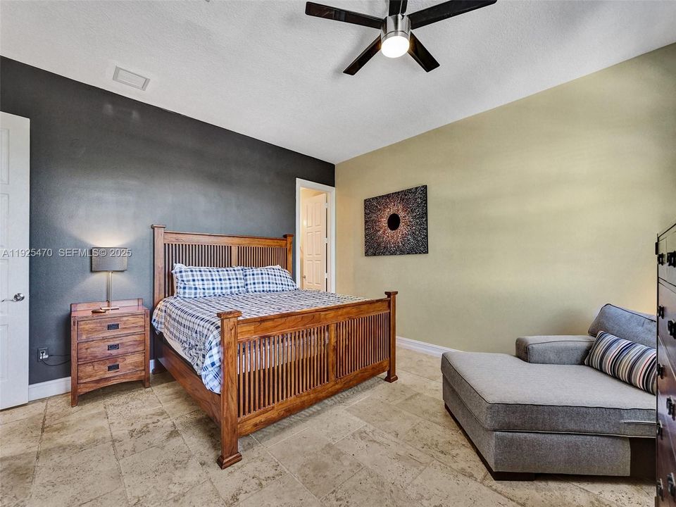 For Rent: $4,900 (3 beds, 3 baths, 2552 Square Feet)