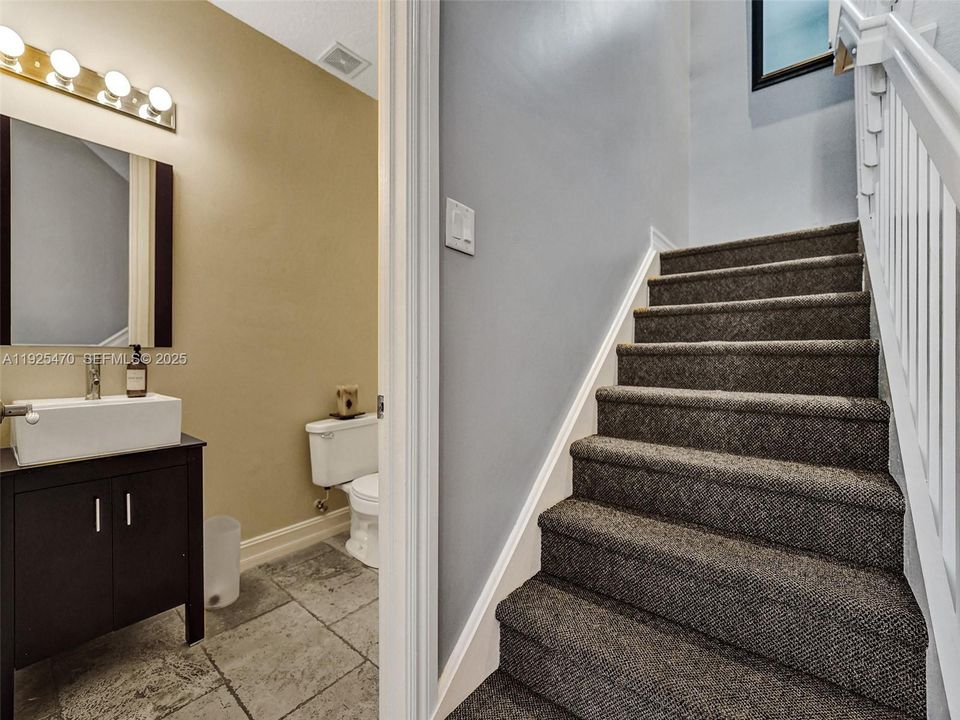 For Rent: $4,900 (3 beds, 3 baths, 2552 Square Feet)