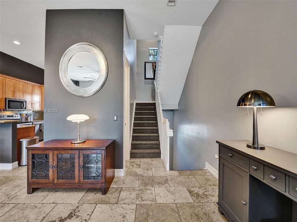 For Rent: $4,900 (3 beds, 3 baths, 2552 Square Feet)