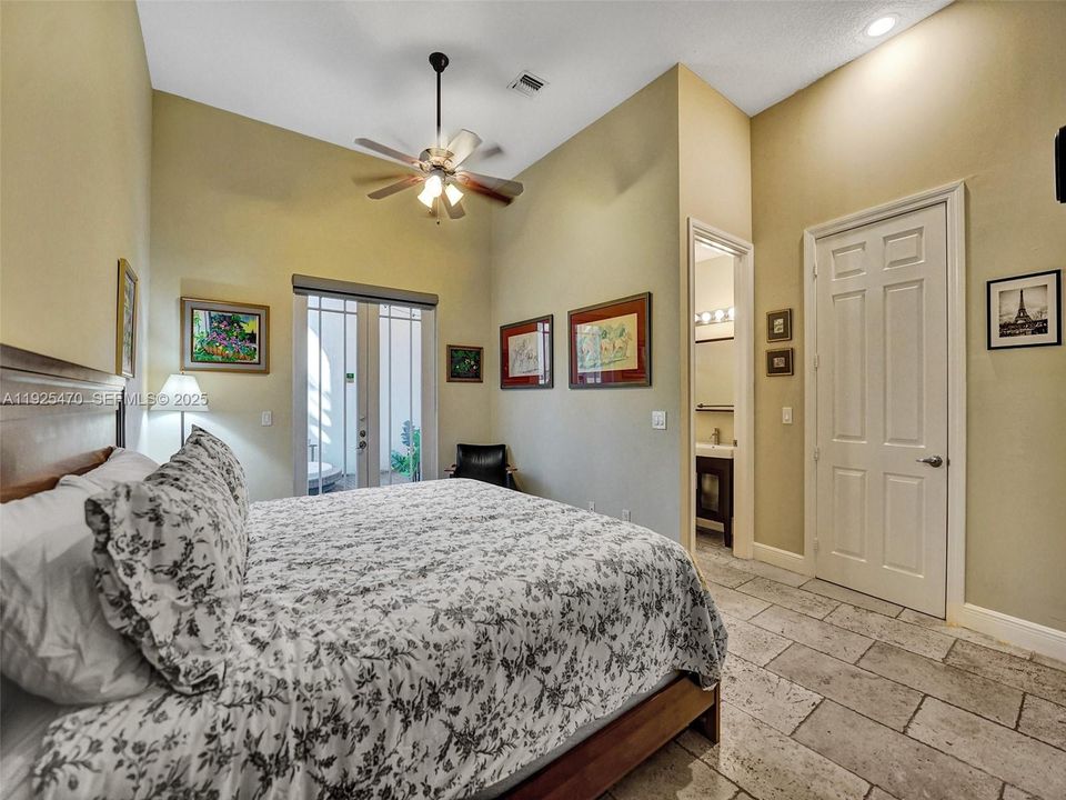 For Rent: $4,900 (3 beds, 3 baths, 2552 Square Feet)