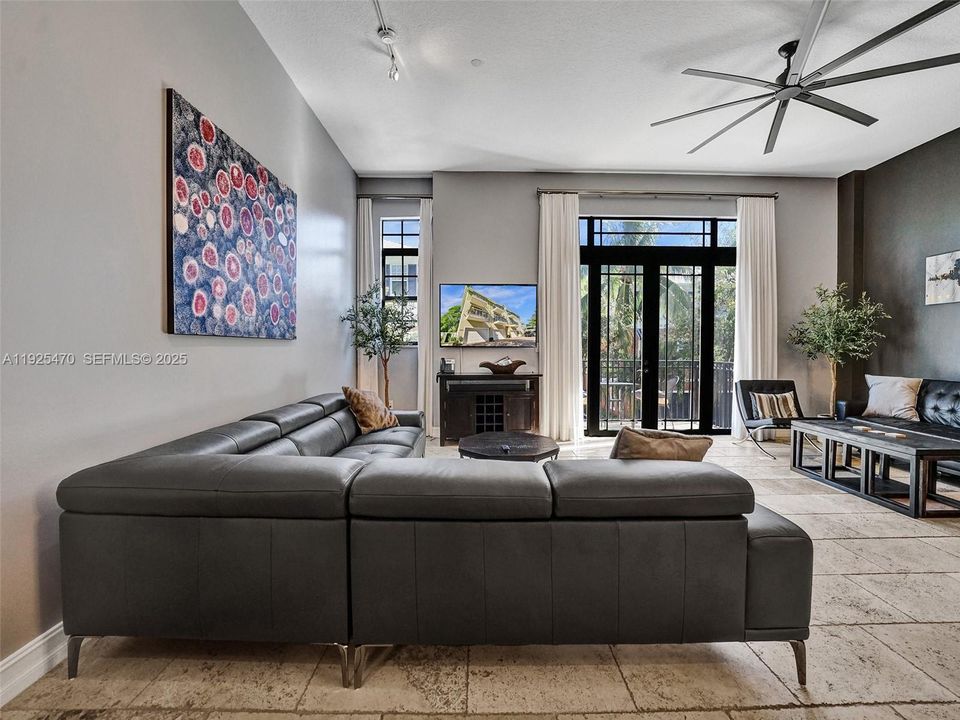 For Rent: $4,900 (3 beds, 3 baths, 2552 Square Feet)