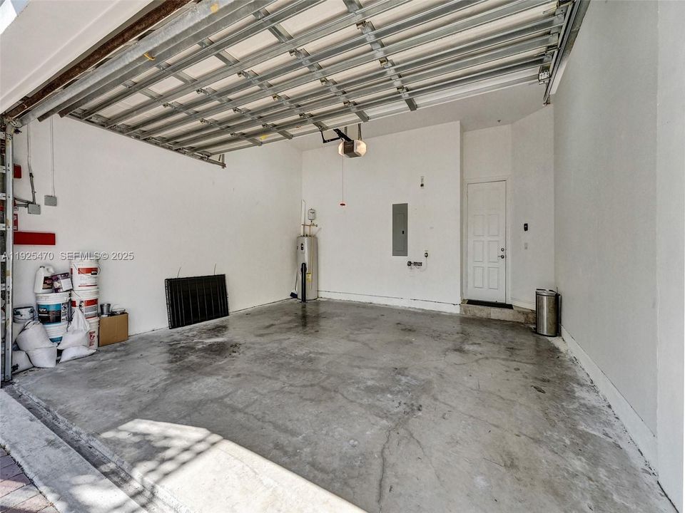 For Rent: $4,900 (3 beds, 3 baths, 2552 Square Feet)