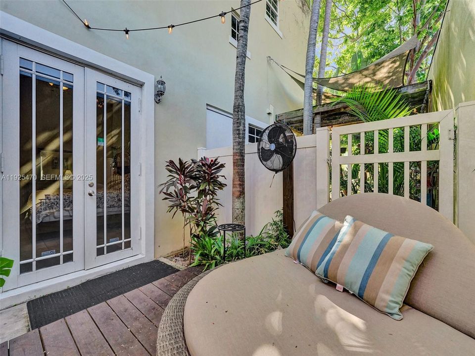 For Rent: $4,900 (3 beds, 3 baths, 2552 Square Feet)