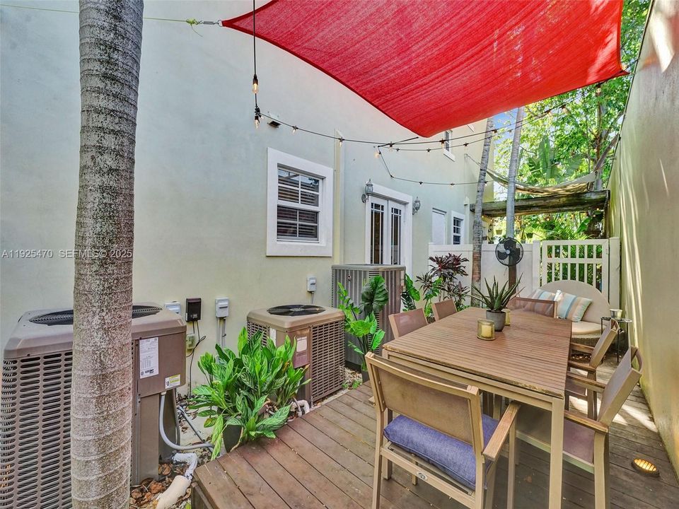 For Rent: $4,900 (3 beds, 3 baths, 2552 Square Feet)