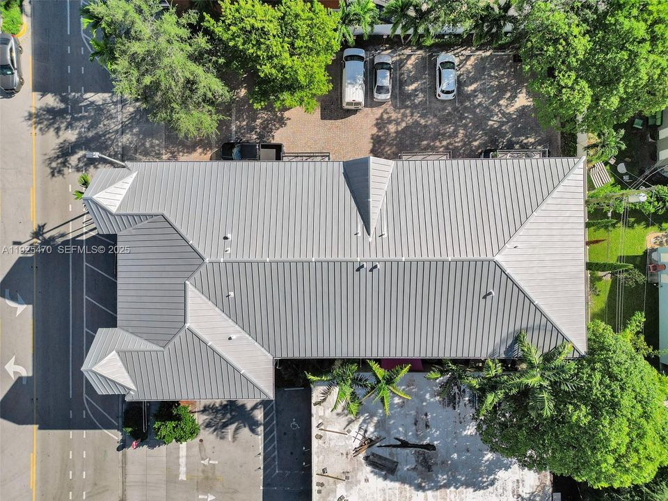 For Rent: $4,900 (3 beds, 3 baths, 2552 Square Feet)