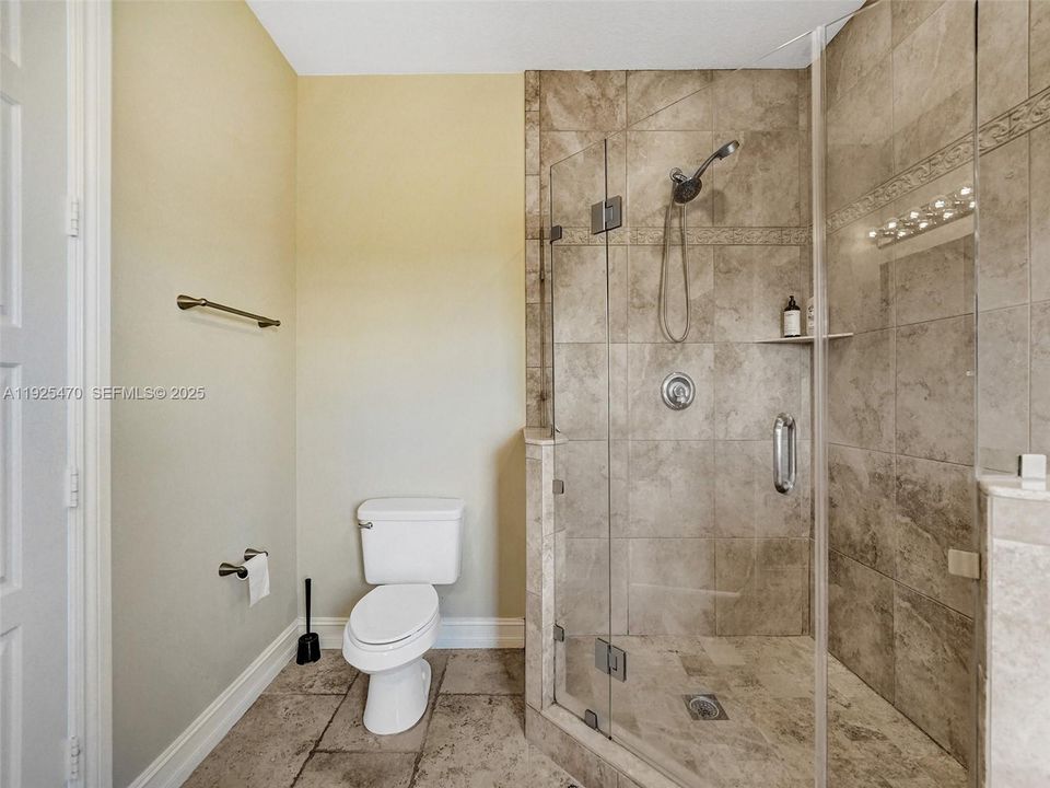 For Rent: $4,900 (3 beds, 3 baths, 2552 Square Feet)