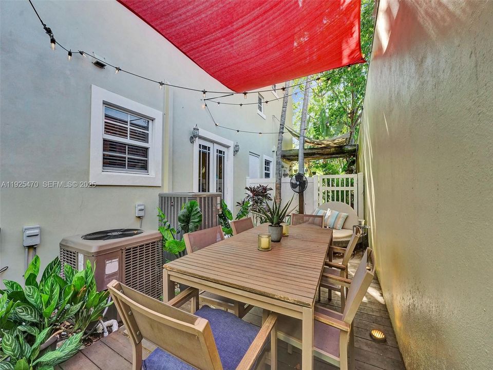 For Rent: $4,900 (3 beds, 3 baths, 2552 Square Feet)