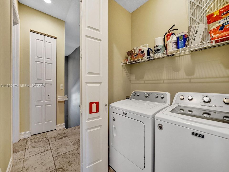 For Rent: $4,900 (3 beds, 3 baths, 2552 Square Feet)