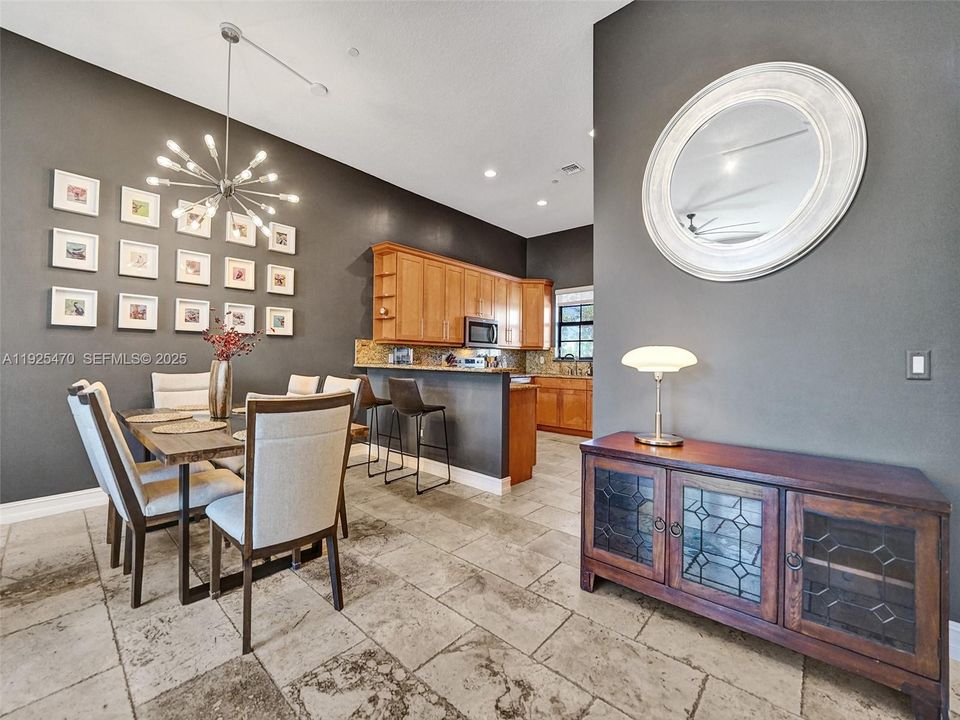 For Rent: $4,900 (3 beds, 3 baths, 2552 Square Feet)