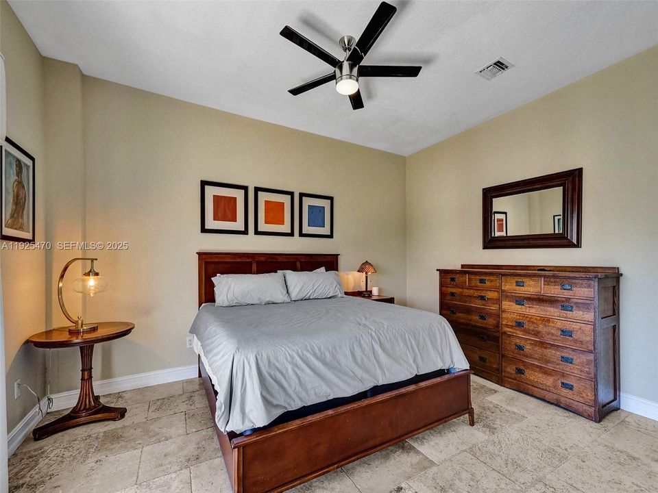 For Rent: $4,900 (3 beds, 3 baths, 2552 Square Feet)