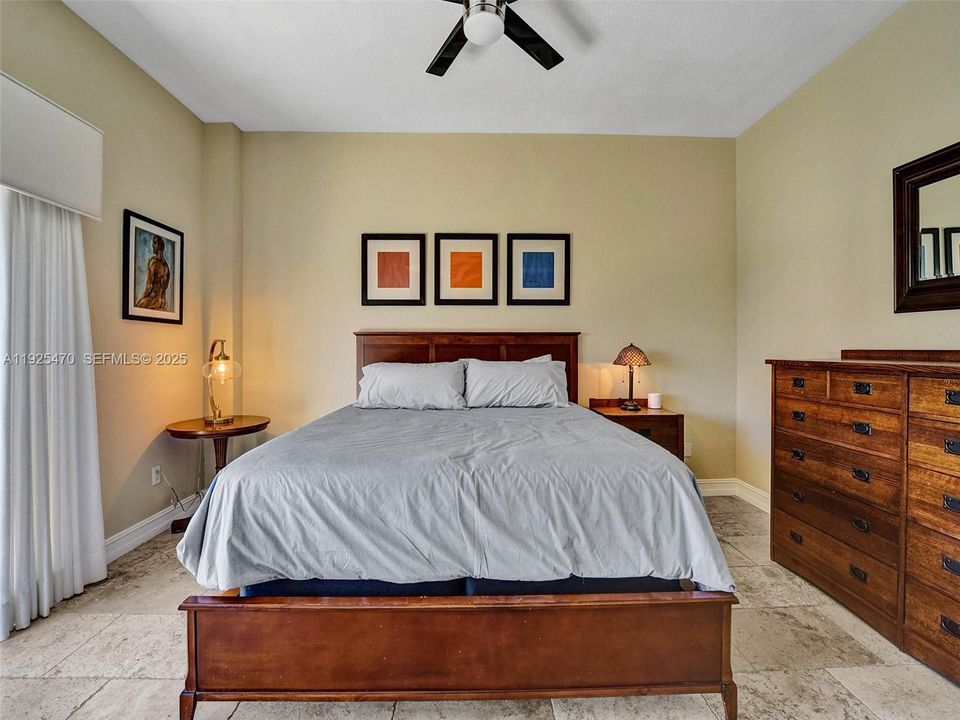 For Rent: $4,900 (3 beds, 3 baths, 2552 Square Feet)